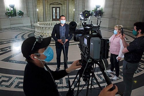 MIKE DEAL / WINNIPEG FREE PRESS
Leader of the opposition, Wab Kinew, responds to the rising COVID numbers during a press conference in the rotunda of Manitoba Legislative building Thursday afternoon. 
210506 - Thursday, May 06, 2021.