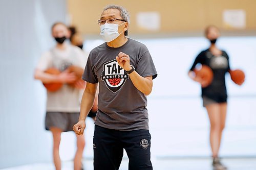 JOHN WOODS / WINNIPEG FREE PRESS
Randy Kusano coaches at the Targeted Athlete Program (TAP) Manitoba U15 and U17 sessions at the Sport For Life Centre in Winnipeg Thursday, May 6, 2021. Kusano is one of the inductees into the 2021 MB basketball Hall of Fame 

Reporter: Macintosh
