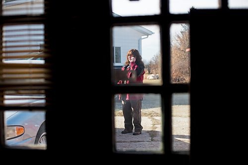 MIKAELA MACKENZIE / WINNIPEG FREE PRESS

Judy Stearns calls the vet while waiting for Manitoba Conservation to bring a cub into the black bear rehabilitation centre near Stonewall on Sunday, April 25, 2021. For Eva Wasney story.
Winnipeg Free Press 2020.