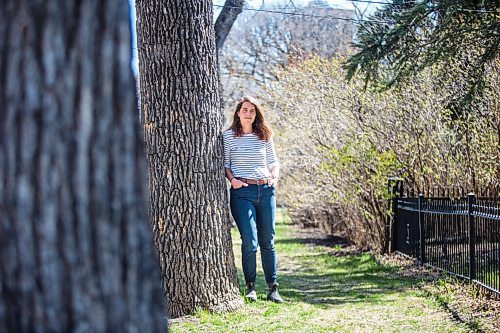 MIKAELA MACKENZIE / WINNIPEG FREE PRESS

Kari Miller, who has has connected her academic interest in thanatology to ecological grief, poses for a portrait in Winnipeg on Tuesday, May 11, 2021. For Aaron Epp story.
Winnipeg Free Press 2020.