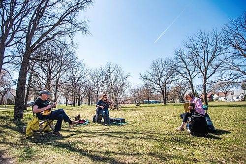 MIKAELA MACKENZIE / WINNIPEG FREE PRESS

Wayne Drury (left), Mary-Ann Fast, and Johanna Handford play Celtic music in Harrow Park in Winnipeg on Tuesday, May 11, 2021. The group has been playing outside throughout the pandemic whenever weather allows. Standup.
Winnipeg Free Press 2020.