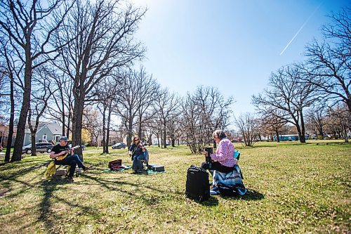 MIKAELA MACKENZIE / WINNIPEG FREE PRESS

Wayne Drury (left), Mary-Ann Fast, and Johanna Handford play Celtic music in Harrow Park in Winnipeg on Tuesday, May 11, 2021. The group has been playing outside throughout the pandemic whenever weather allows. Standup.
Winnipeg Free Press 2020.