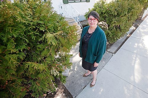 JOHN WOODS / WINNIPEG FREE PRESS
Kelly Fournel, new CEO of Tech Manitoba, is photographed outside her home in Winnipeg Tuesday, May 11, 2021. Over the course of the pandemic numerous industry organisations have appointed new leadership, some because of retirement, but overall, many have decided to take a different approach to the work they are doing.

Reporter: Cash