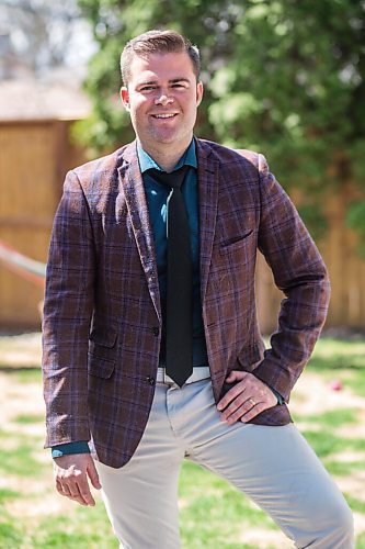 MIKAELA MACKENZIE / WINNIPEG FREE PRESS

Johanu Botha, co-lead of Manitoba's vaccine implementation task force, poses for a portrait at his home in Winnipeg on Thursday, May 13, 2021. For Dylan story.
Winnipeg Free Press 2020.