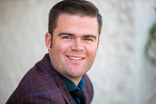 MIKAELA MACKENZIE / WINNIPEG FREE PRESS

Johanu Botha, co-lead of Manitoba's vaccine implementation task force, poses for a portrait at his home in Winnipeg on Thursday, May 13, 2021. For Dylan story.
Winnipeg Free Press 2020.