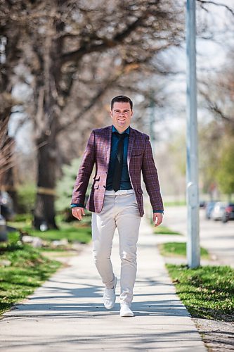 MIKAELA MACKENZIE / WINNIPEG FREE PRESS

Johanu Botha, co-lead of Manitoba's vaccine implementation task force, poses for a portrait at his home in Winnipeg on Thursday, May 13, 2021. For Dylan story.
Winnipeg Free Press 2020.