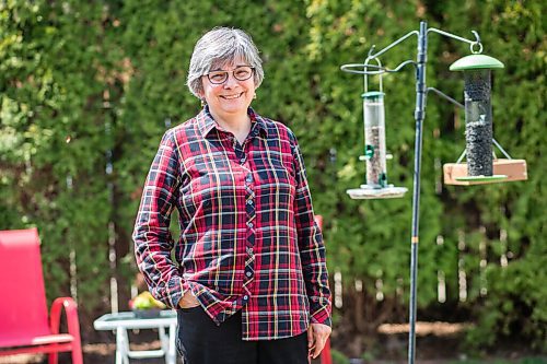 MIKAELA MACKENZIE / WINNIPEG FREE PRESS

Dorothy Macintyre, who has volunteered for almost 20 years with the Manitoba chapter of the Canadian Celiac Association, poses for a portrait in her back yard in Winnipeg on Friday, May 14, 2021. For Aaron Epp story.
Winnipeg Free Press 2020.