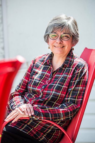 MIKAELA MACKENZIE / WINNIPEG FREE PRESS

Dorothy Macintyre, who has volunteered for almost 20 years with the Manitoba chapter of the Canadian Celiac Association, poses for a portrait in her back yard in Winnipeg on Friday, May 14, 2021. For Aaron Epp story.
Winnipeg Free Press 2020.