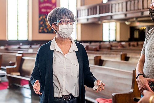 MIKAELA MACKENZIE / WINNIPEG FREE PRESS

Pat MacRae, who has been helping folks to fill out consent forms, speaks to the Free Press at a pop-up community vaccine clinic at Knox United Church in Winnipeg on Friday, May 14, 2021. For JS story.
Winnipeg Free Press 2020.