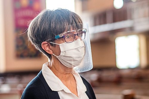 MIKAELA MACKENZIE / WINNIPEG FREE PRESS

Pat MacRae, who has been helping folks to fill out consent forms, speaks to the Free Press at a pop-up community vaccine clinic at Knox United Church in Winnipeg on Friday, May 14, 2021. For JS story.
Winnipeg Free Press 2020.