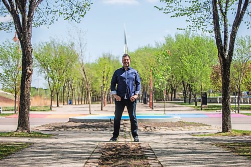 MIKAELA MACKENZIE / WINNIPEG FREE PRESS

Sky Bridges, new CEO of the Winnipeg Foundation, poses for a portrait at the Alloway Arch at The Forks in Winnipeg on Tuesday, May 18, 2021. For Doug story.
Winnipeg Free Press 2020.