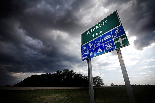 JOHN WOODS / WINNIPEG FREE PRESS
A sign outside Winkler Tuesday, May 18, 2021. Winkler is the highest COVID positive cases after Winnipeg.

Reporter: Abas