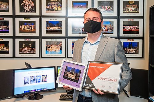 MIKAELA MACKENZIE / WINNIPEG FREE PRESS

Andrew St. Hilaire, who pivoted from being a professional musician to being a realtor because of the pandemic, poses for a portrait in his home office in Winnipeg on Thursday, May 20, 2021.  For Temur Durrani story.
Winnipeg Free Press 2020.