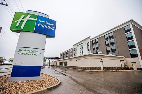 MIKAELA MACKENZIE / WINNIPEG FREE PRESS

The Holiday Inn on Ellice, where some wildfire evacuees are staying, in Winnipeg on Friday, May 21, 2021. For Malak story.
Winnipeg Free Press 2020.