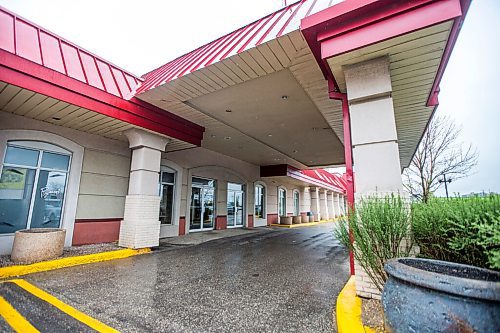 MIKAELA MACKENZIE / WINNIPEG FREE PRESS

The Canad Inns on Pembina, where some wildfire evacuees are staying, in Winnipeg on Friday, May 21, 2021. For Malak story.
Winnipeg Free Press 2020.