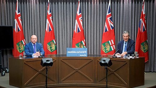 MIKE DEAL / WINNIPEG FREE PRESS
Premier Brian Pallister and Dr. Brent Roussin, chief provincial public health officer, during the COVID update press conference at the Manitoba Legislative building Tuesday afternoon.
210525 - Tuesday, May 25, 2021.