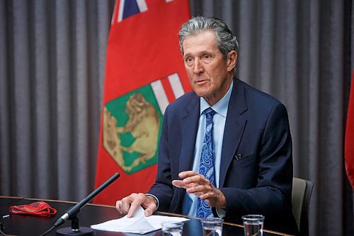 MIKE DEAL / WINNIPEG FREE PRESS
Premier Brian Pallister and Dr. Brent Roussin, chief provincial public health officer, during the COVID update press conference at the Manitoba Legislative building Tuesday afternoon.
210525 - Tuesday, May 25, 2021.