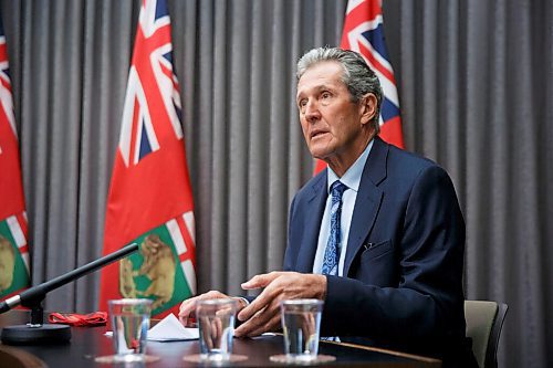 MIKE DEAL / WINNIPEG FREE PRESS
Premier Brian Pallister and Dr. Brent Roussin, chief provincial public health officer, during the COVID update press conference at the Manitoba Legislative building Tuesday afternoon.
210525 - Tuesday, May 25, 2021.