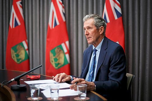 MIKE DEAL / WINNIPEG FREE PRESS
Premier Brian Pallister and Dr. Brent Roussin, chief provincial public health officer, during the COVID update press conference at the Manitoba Legislative building Tuesday afternoon.
210525 - Tuesday, May 25, 2021.