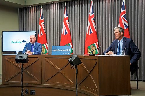 MIKE DEAL / WINNIPEG FREE PRESS
Premier Brian Pallister and Dr. Brent Roussin, chief provincial public health officer, during the COVID update press conference at the Manitoba Legislative building Tuesday afternoon.
210525 - Tuesday, May 25, 2021.