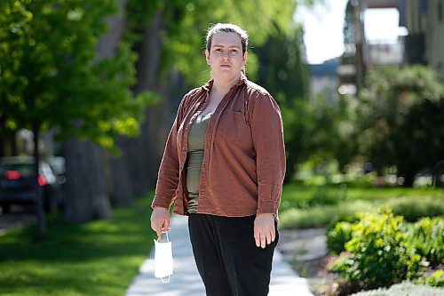 JOHN WOODS / WINNIPEG FREE PRESS
Aleecia Doyle, who has had a cancerous tumour on her lung since March, is photographed outside her home in Winnipeg Wednesday, May 26, 2021. An overburdened healthcare system means Doyle and others in need of surgery can not be treated. 

Reporter: Robertson