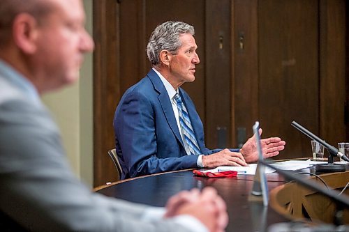 MIKAELA MACKENZIE / WINNIPEG FREE PRESS

Premier Brian Pallister (right) and chief public health officer Dr. Brent Roussin announce new restrictions at the Manitoba Legislative Building in Winnipeg on Thursday, May 27, 2021. For Larry Kusch story.
Winnipeg Free Press 2020.