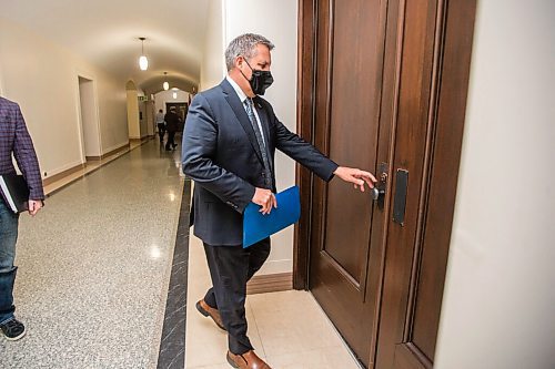 MIKAELA MACKENZIE / WINNIPEG FREE PRESS

Education minister Cliff Cullen walks in to announce school COVID-19 funding for 2021-22 at the Manitoba Legislative Building in Winnipeg on Thursday, May 27, 2021. For Maggie Macintosh story.
Winnipeg Free Press 2020.