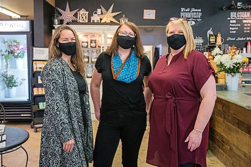 MIKAELA MACKENZIE / WINNIPEG FREE PRESS

Pennyweight Market owners Andrea Swain (left), Laurie McLean, and Kim Friesen pose for a portrait in the shop in Beausejour on Thursday, May 27, 2021. For Dave Sanderson story.
Winnipeg Free Press 2020.