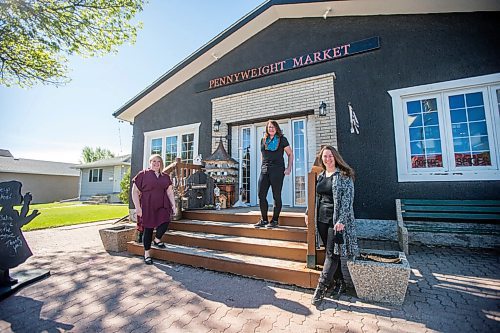 MIKAELA MACKENZIE / WINNIPEG FREE PRESS

Pennyweight Market owners Kim Friesen (left), Laurie McLean, and Andrea Swain pose for a portrait in the shop in Beausejour on Thursday, May 27, 2021. For Dave Sanderson story.
Winnipeg Free Press 2020.