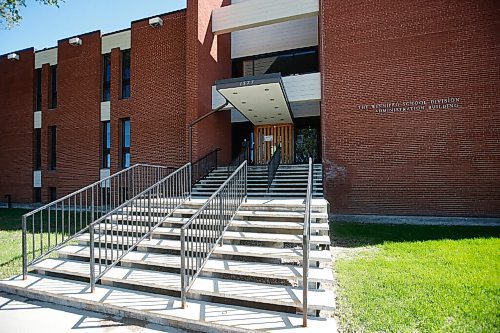 JOHN WOODS / WINNIPEG FREE PRESS
The Winnipeg School Division administration building in Winnipeg Thursday, May 27, 2021.  

Reporter: Macintosh