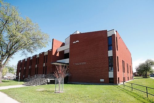 JOHN WOODS / WINNIPEG FREE PRESS
The Winnipeg School Division administration building in Winnipeg Thursday, May 27, 2021.  

Reporter: Macintosh