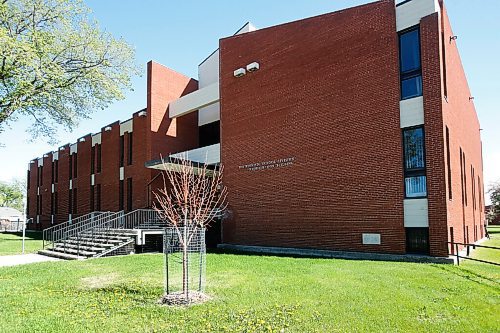 JOHN WOODS / WINNIPEG FREE PRESS
The Winnipeg School Division administration building in Winnipeg Thursday, May 27, 2021.  

Reporter: Macintosh