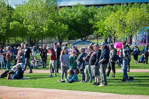 MIKAELA MACKENZIE / WINNIPEG FREE PRESS

Folks attend an anti-mask rally at The Forks in Winnipeg on Friday, May 28, 2021. For Temur story.
Winnipeg Free Press 2020.