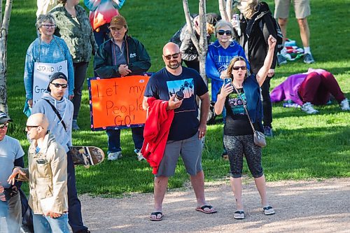 MIKAELA MACKENZIE / WINNIPEG FREE PRESS

Folks attend an anti-mask rally at The Forks in Winnipeg on Friday, May 28, 2021. For Temur story.
Winnipeg Free Press 2020.