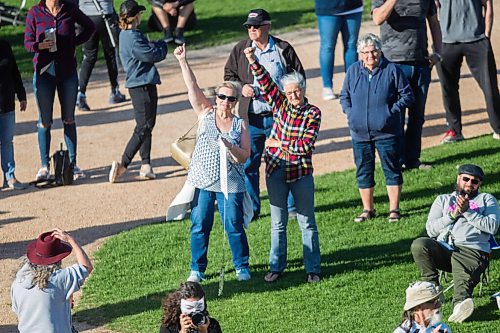 MIKAELA MACKENZIE / WINNIPEG FREE PRESS

Folks attend an anti-mask rally at The Forks in Winnipeg on Friday, May 28, 2021. For Temur story.
Winnipeg Free Press 2020.