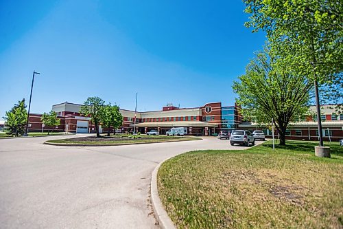 MIKAELA MACKENZIE / WINNIPEG FREE PRESS

The Boundary Trails Health Centre, between Morden and Winkler, on Monday, May 31, 2021. For Malak Abas story.
Winnipeg Free Press 2020.