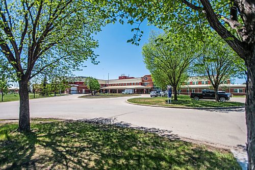 MIKAELA MACKENZIE / WINNIPEG FREE PRESS

The Boundary Trails Health Centre, between Morden and Winkler, on Monday, May 31, 2021. For Malak Abas story.
Winnipeg Free Press 2020.