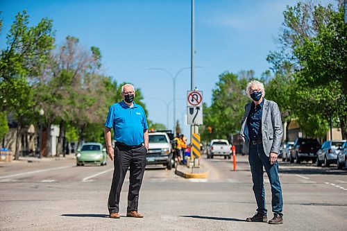 MIKAELA MACKENZIE / WINNIPEG FREE PRESS

Mayor Martin Harder (left) and dr. Don Klassen pose for a portrait on Main Street in Winkler on Monday, May 31, 2021. For Malak Abas story.
Winnipeg Free Press 2020.