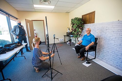 MIKAELA MACKENZIE / WINNIPEG FREE PRESS

Mayor Martin Harder films a video promoting vaccinations with videographer Wendy Klassen and dr. Don Klassen  at City Hall in Winkler on Monday, May 31, 2021. For Malak Abas story.
Winnipeg Free Press 2020.