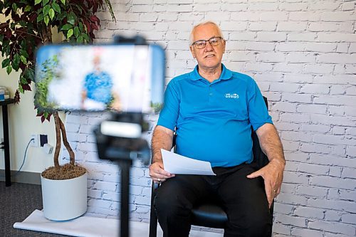 MIKAELA MACKENZIE / WINNIPEG FREE PRESS

Mayor Martin Harder films a video promoting vaccinations at City Hall in Winkler on Monday, May 31, 2021. For Malak Abas story.
Winnipeg Free Press 2020.