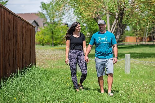 MIKAELA MACKENZIE / WINNIPEG FREE PRESS

Jason and Cynthia Cherewayko, who helped rescue two children at Grand Beach this weekend, pose for a portrait in Winnipeg on Tuesday, June 1, 2021. For Shelley Cook story.
Winnipeg Free Press 2020.