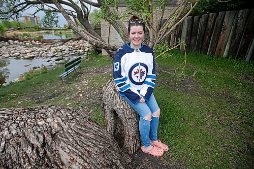 JOHN WOODS / WINNIPEG FREE PRESS
Alyssa Houde, who runs the Jets Centric podcast, is photographed at Sturgeon Creek in Winnipeg Tuesday, June 1, 2021. Houde comments on how Jets fans are celebrating during a pandemic.

Reporter: Allen
