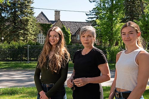 ALEX LUPUL / WINNIPEG FREE PRESS  

Local actors Megan Best, Marina Stephenson Kerr and Jade Michael, stars of the film Seance, pose for a portrait outside of 1015 Wellington Crescent in Winnipeg Thursday, June 3, 2021. The Winnipeg home was used as a location in the film.

Reporter: Randall King
