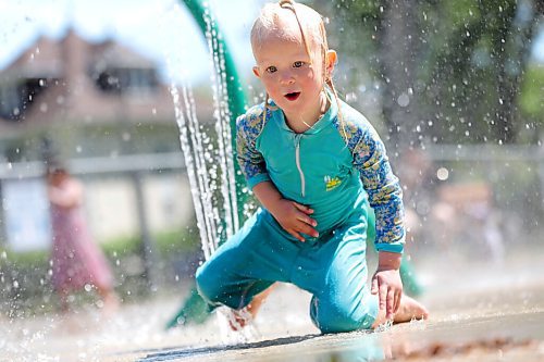 RUTH BONNEVILLE / WINNIPEG FREE PRESS

Local - Splash Pads open in City

Ivy Van Niekerk (3yrs), screams with glee as she cools herself in the spray at Vimy Ridge Memorial Park Splash Pad on Thursday.  Her grandmother brought Ivy to the park after hearing they opened at noon on Thursday. 

June 03, 2021
