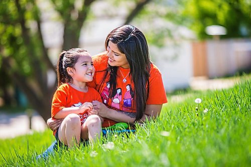 MIKAELA MACKENZIE / WINNIPEG FREE PRESS

Erica Daniels, who directed the newly-released eight-part series documenting the Seven Sacred Teachings, poses for a portrait with her daughter, Serenity (three), at Braeside Park in Winnipeg on Thursday, June 3, 2021. For Ben Waldman story.
Winnipeg Free Press 2021.