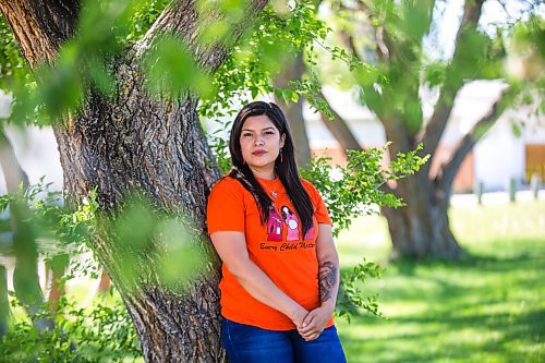 MIKAELA MACKENZIE / WINNIPEG FREE PRESS

Erica Daniels, who directed the newly-released eight-part series documenting the Seven Sacred Teachings, poses for a portrait at Braeside Park in Winnipeg on Thursday, June 3, 2021. For Ben Waldman story.
Winnipeg Free Press 2021.