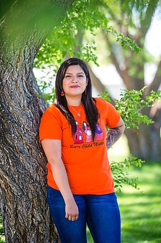 MIKAELA MACKENZIE / WINNIPEG FREE PRESS

Erica Daniels, who directed the newly-released eight-part series documenting the Seven Sacred Teachings, poses for a portrait at Braeside Park in Winnipeg on Thursday, June 3, 2021. For Ben Waldman story.
Winnipeg Free Press 2021.