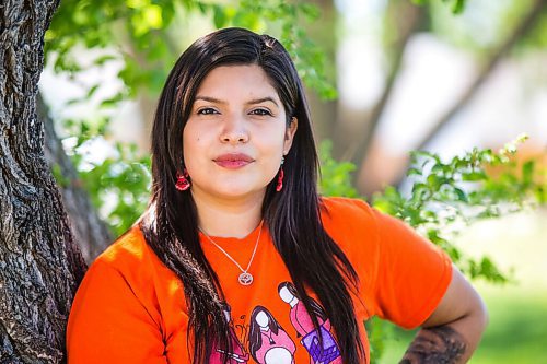 MIKAELA MACKENZIE / WINNIPEG FREE PRESS

Erica Daniels, who directed the newly-released eight-part series documenting the Seven Sacred Teachings, poses for a portrait at Braeside Park in Winnipeg on Thursday, June 3, 2021. For Ben Waldman story.
Winnipeg Free Press 2021.