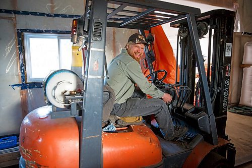 MIKE DEAL / WINNIPEG FREE PRESS
Benjamin Unrau, an organic farmer near McGregor who grows Red Fife wheat - the variety that was first used on the Prairies when settlers began farming in Manitoba in the late 1800s.
See Alan Small Farm-to-table feature
210604 - Friday, June 04, 2021.