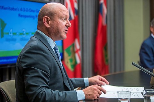 MIKAELA MACKENZIE / WINNIPEG FREE PRESS

Dr. Brent Roussin, chief provincial public health officer, outlines the summer reopening plan at the Manitoba Legislative Building in Winnipeg on Thursday, June 10, 2021. For Danielle story.
Winnipeg Free Press 2021.